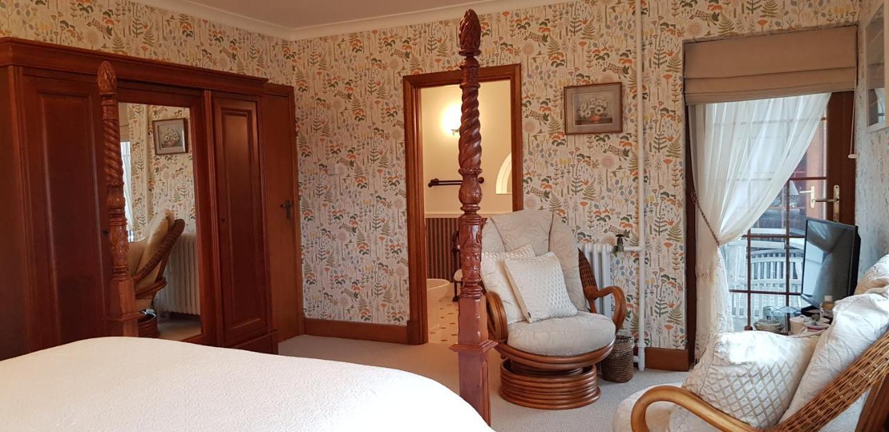 Wychwood House Bed & Breakfast Penally ภายนอก รูปภาพ