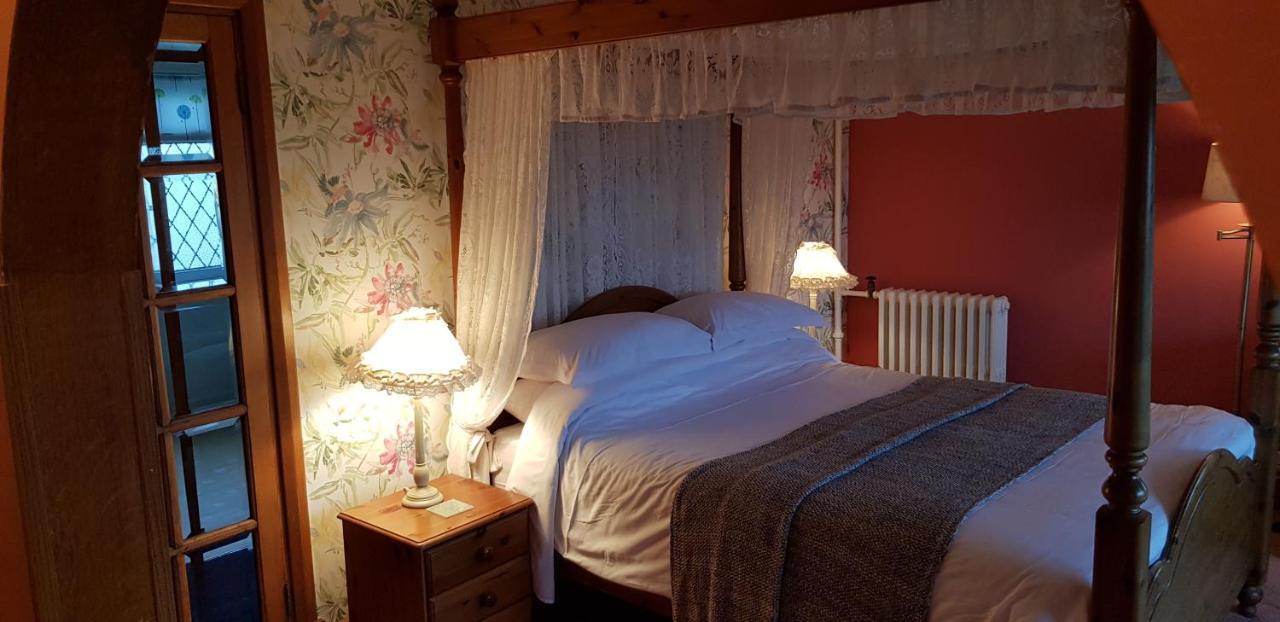 Wychwood House Bed & Breakfast Penally ภายนอก รูปภาพ