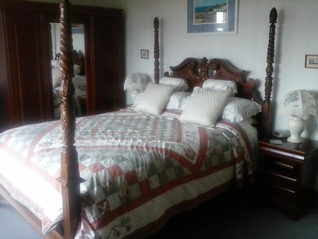 Wychwood House Bed & Breakfast Penally ภายนอก รูปภาพ